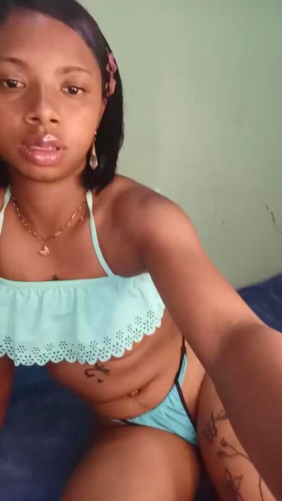 yasmine_hot live cam on Cam4
