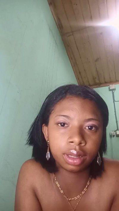 yasmine_hot live cam on Cam4