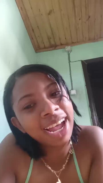 yasmine_hot live cam on Cam4