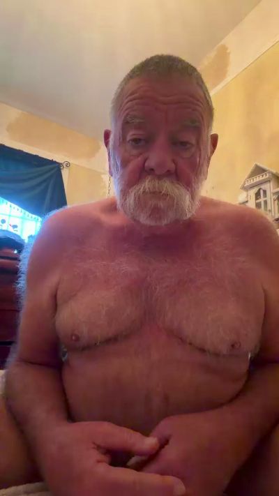yeehawdick23 live cam on Cam4