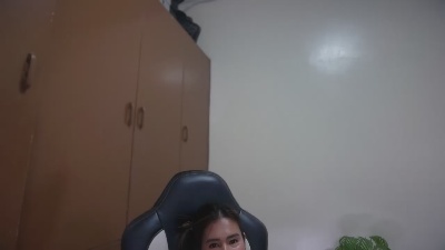 yelsha_29 live cam on Cam4