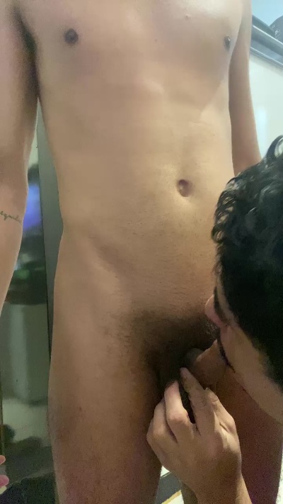 ykaroc live cam on Cam4
