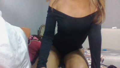 ynay20 live cam on Cam4