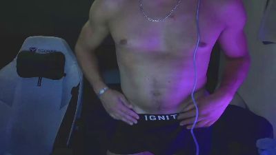 yoloyo93 live cam on Cam4