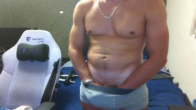 yoloyo93 live cam on Cam4