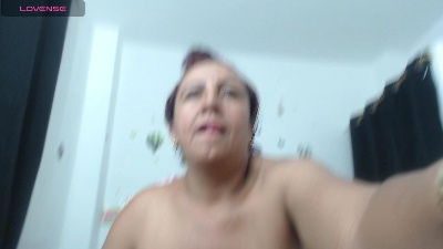 yosselin23 live cam on Cam4