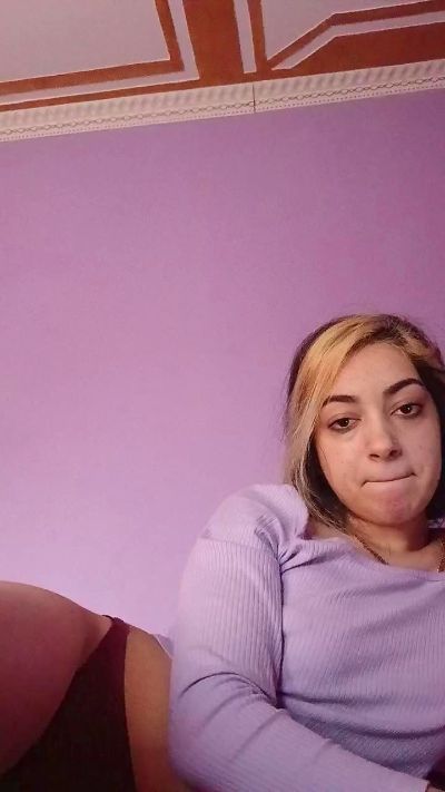 young6 live cam on Cam4