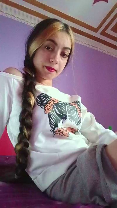 young6 live cam on Cam4