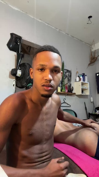 young_safado live cam on Cam4