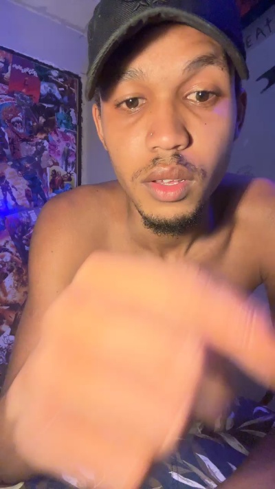 young_safado live cam on Cam4