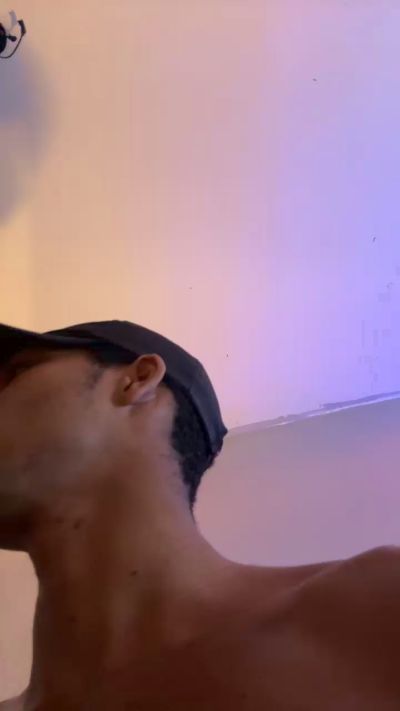 young_safado live cam on Cam4