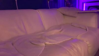 young_slut live cam on Cam4