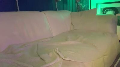 young_slut live cam on Cam4