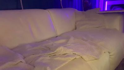 young_slut live cam on Cam4