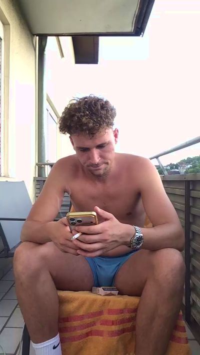 youngplayboymm live cam on Cam4