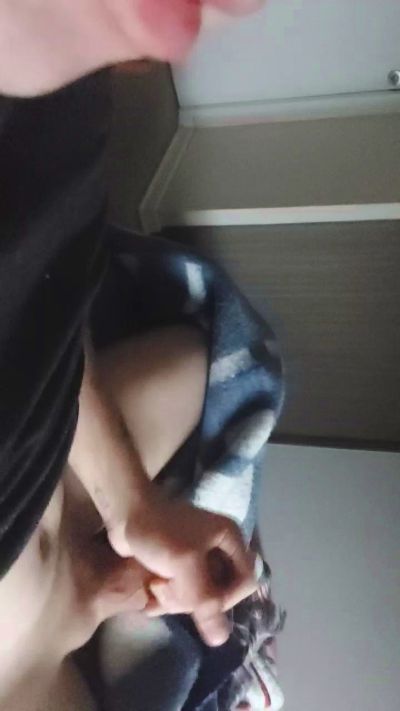 younmalditokl65 live cam on Cam4