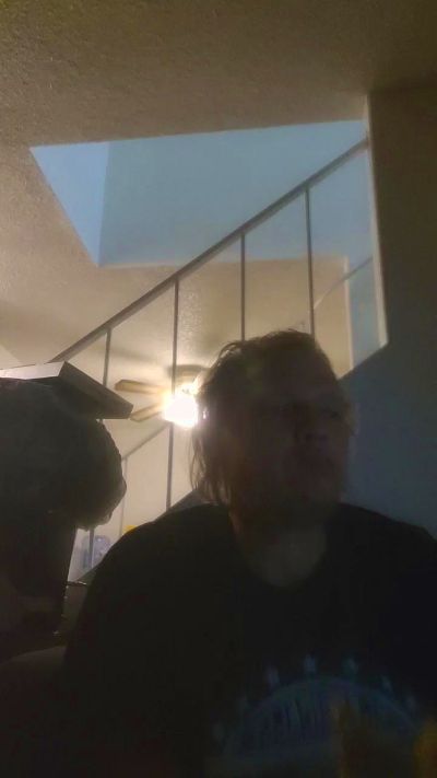 yourAwesomeness live cam on Cam4