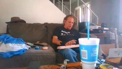 yourAwesomeness live cam on Cam4