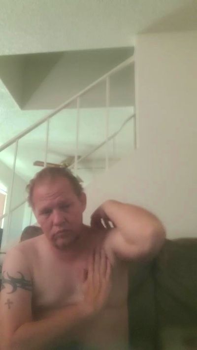 yourAwesomeness live cam on Cam4