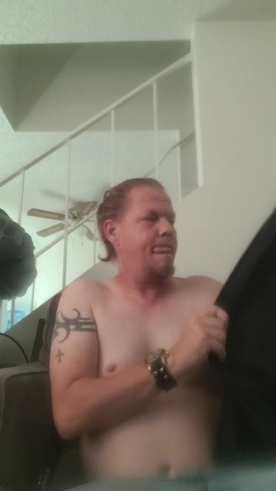 yourAwesomeness live cam on Cam4