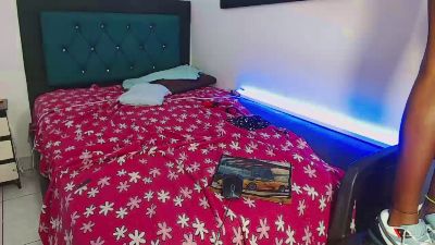 your_blackk live cam on Cam4