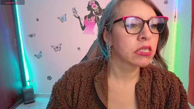 your_hot_wolf live cam on Cam4