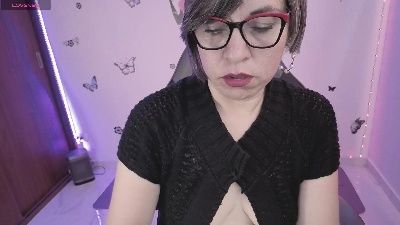 your_hot_wolf live cam on Cam4