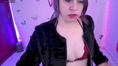 your_hot_wolf live cam on Cam4