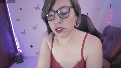 your_hot_wolf live cam on Cam4