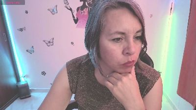 your_hot_wolf live cam on Cam4