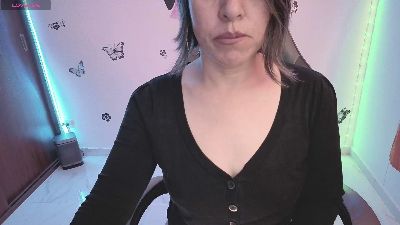 your_hot_wolf live cam on Cam4