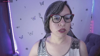 your_hot_wolf live cam on Cam4