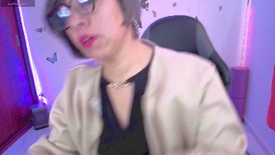 your_hot_wolf live cam on Cam4