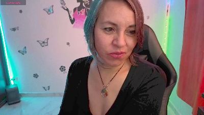 your_hot_wolf live cam on Cam4