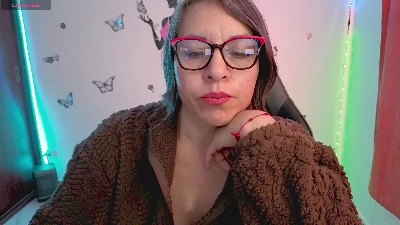 your_hot_wolf live cam on Cam4