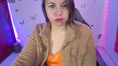 your_hot_wolf live cam on Cam4