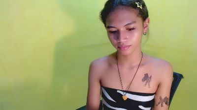 your_hotty_lux live cam on Cam4