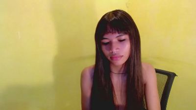 your_hotty_lux live cam on Cam4