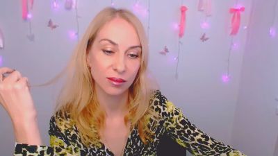 your_own_sun live cam on Cam4