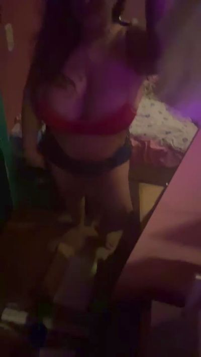 yourlilian live cam on Cam4