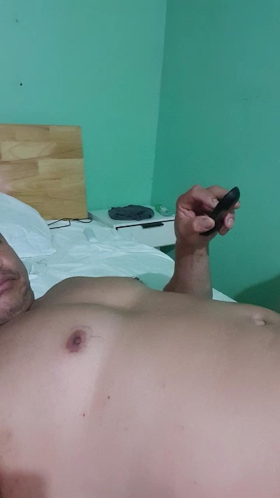 yovaxu2 live cam on Cam4