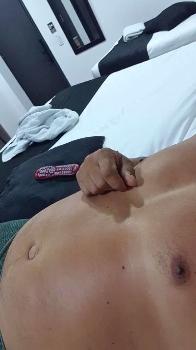 yovaxu2 live cam on Cam4