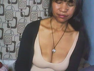yrma_cool live cam on Cam4