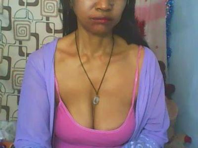 yrma_cool live cam on Cam4