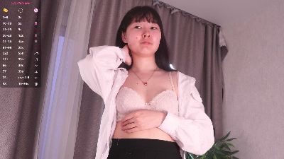 yui_yummy live cam on Cam4
