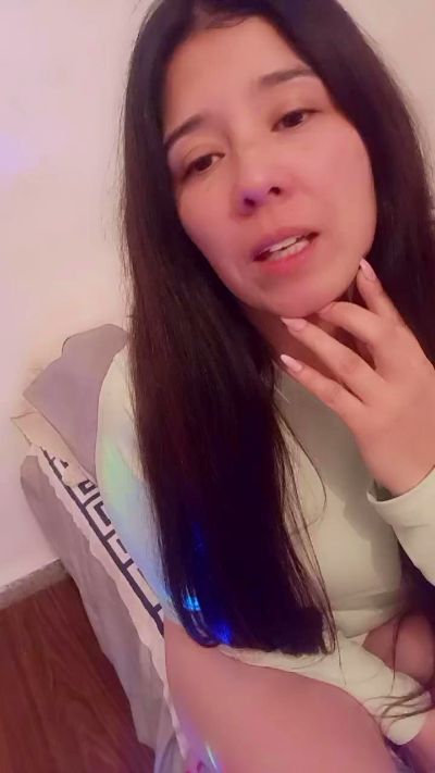 yumix19 live cam on Cam4