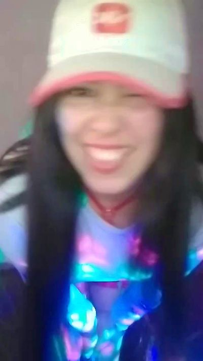 yumix19 live cam on Cam4