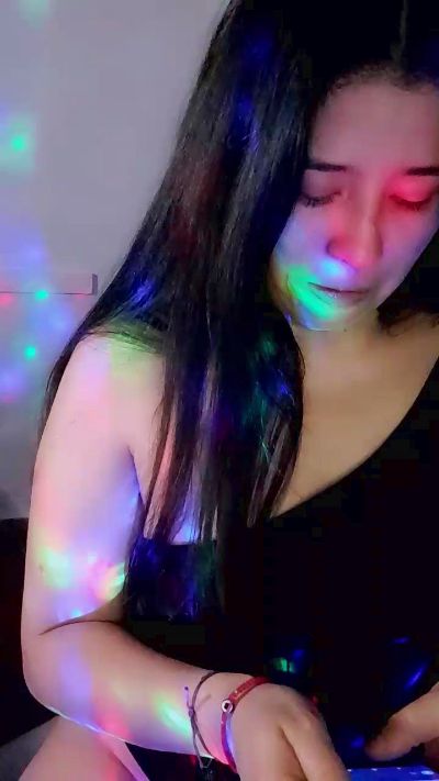 yumix19 live cam on Cam4