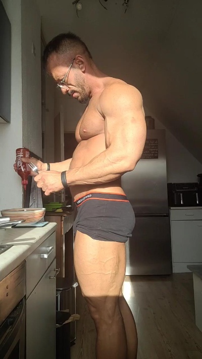 yumyum18 live cam on Cam4