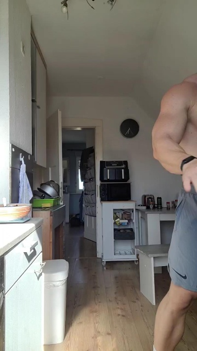 yumyum18 live cam on Cam4